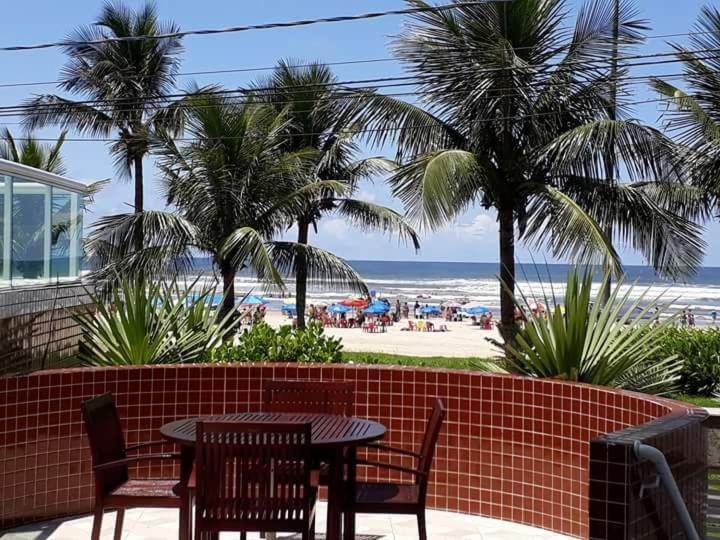 Ferienwohnung Frente Mar Piscina Churrasqueira Wifi Garagem Portaria 24Hs Solemar Exterior foto